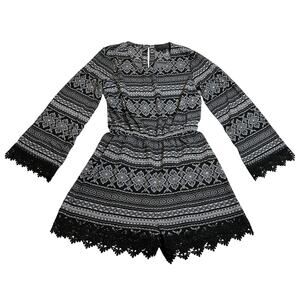 Romeo & Juliet Couture Crewneck Boho Print Lace Trim Playsuit Romper Size Small